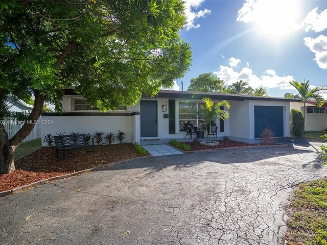 8410 NW 25th Ct, Sunrise FL 33322