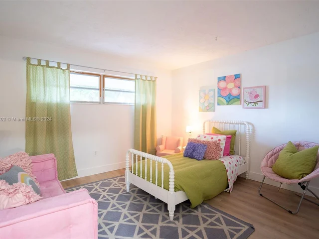 8410 NW 25th Ct, Sunrise FL 33322