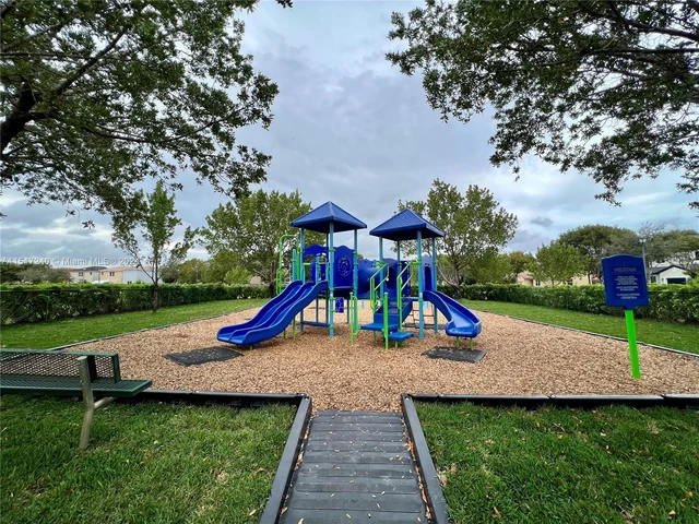 1557 SE 20th Ter, Homestead FL 33035