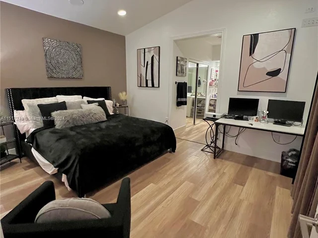 1557 SE 20th Ter, Homestead FL 33035