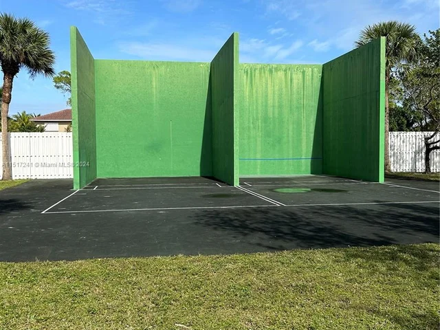 13165 SW 142 TER, Miami FL 33186