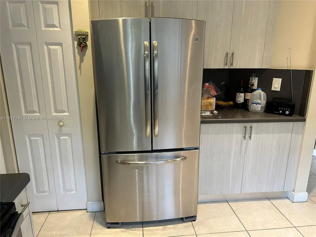 13165 SW 142 TER, Miami FL 33186