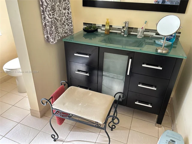 13165 SW 142 TER, Miami FL 33186