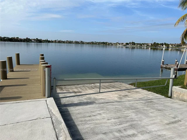 13165 SW 142 TER, Miami FL 33186