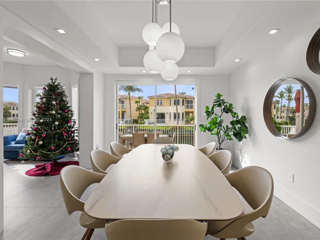 3172 NE 211th St, Aventura FL 33180