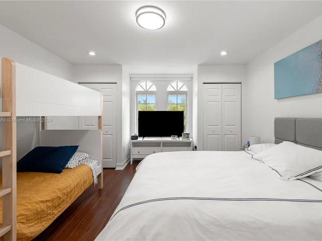 3172 NE 211th St, Aventura FL 33180