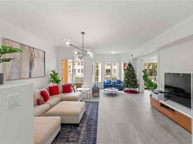 3172 NE 211th St, Aventura FL 33180