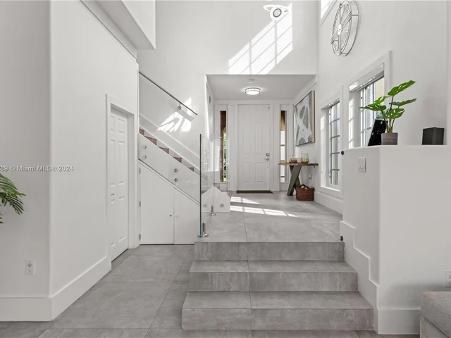 3172 NE 211th St, Aventura FL 33180