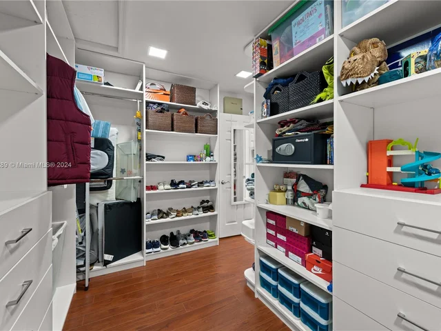 3172 NE 211th St, Aventura FL 33180