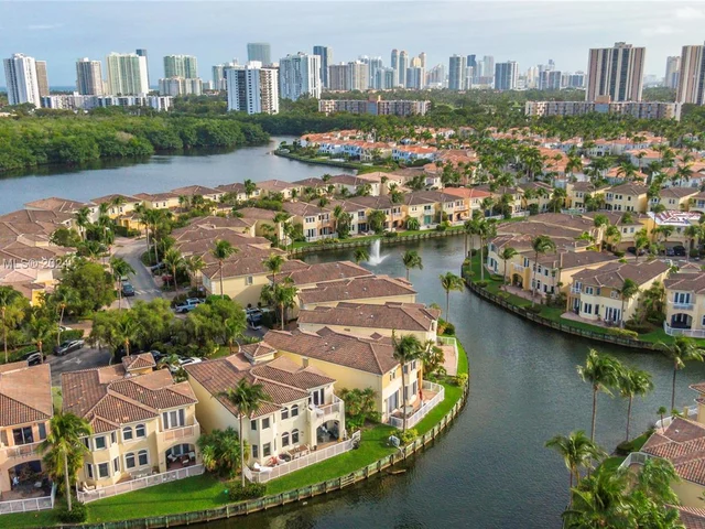 3172 NE 211th St, Aventura FL 33180