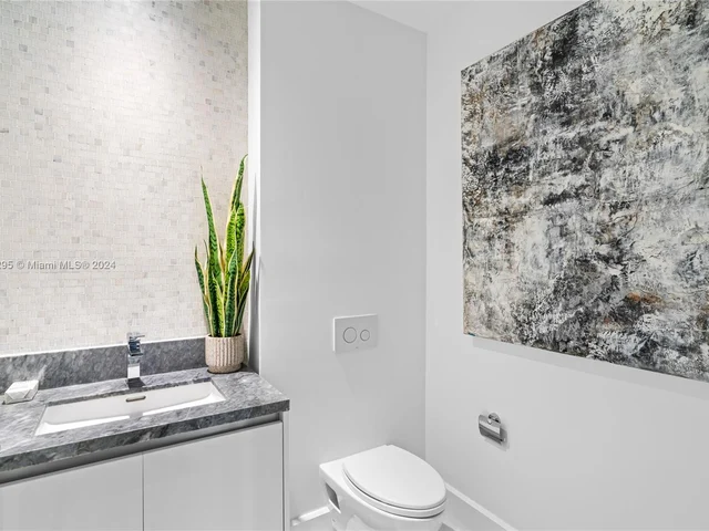 700 NE 26th Ter, Miami FL 33137