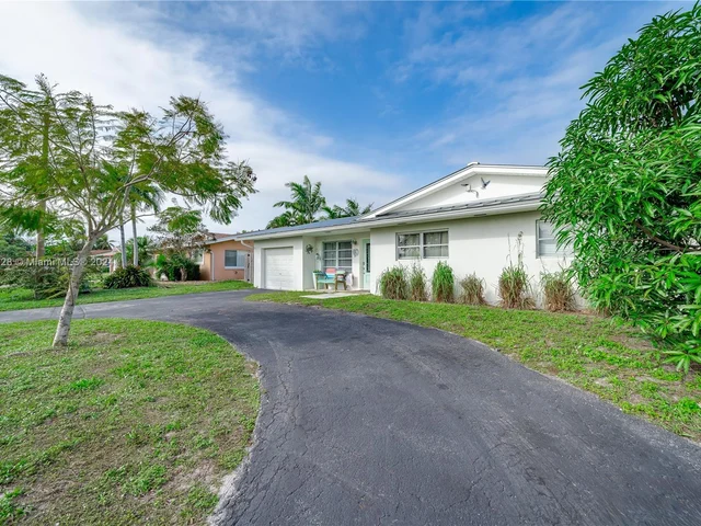 3341 NW 67th St, Fort Lauderdale FL 33309