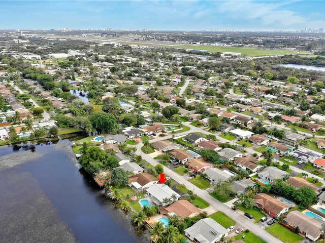 3341 NW 67th St, Fort Lauderdale FL 33309