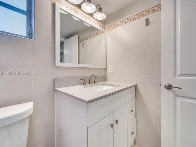 3341 NW 67th St, Fort Lauderdale FL 33309