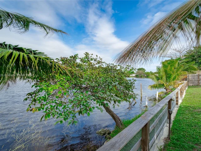 3341 NW 67th St, Fort Lauderdale FL 33309