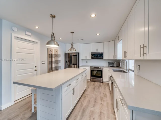 3341 NW 67th St, Fort Lauderdale FL 33309