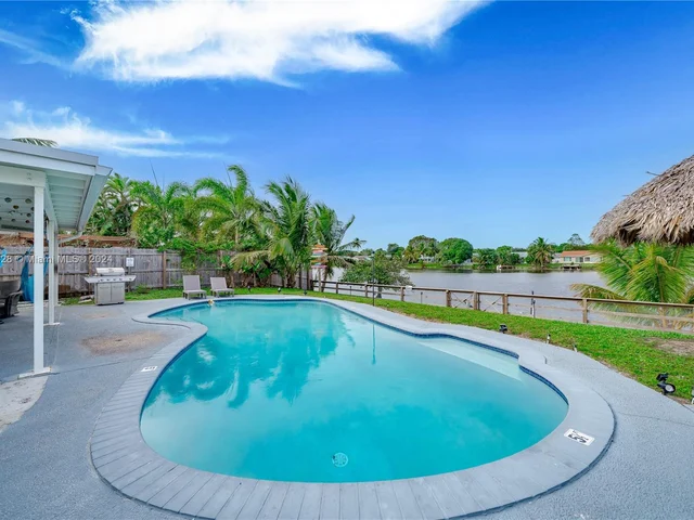 3341 NW 67th St, Fort Lauderdale FL 33309