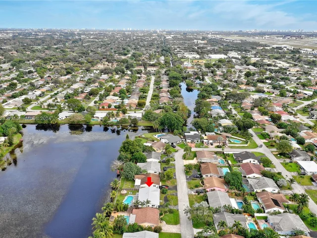 3341 NW 67th St, Fort Lauderdale FL 33309