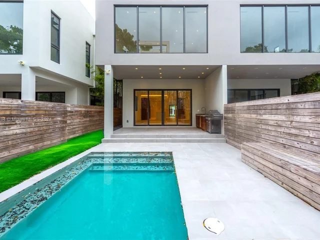 2980 Coconut Ave, Miami FL 33133