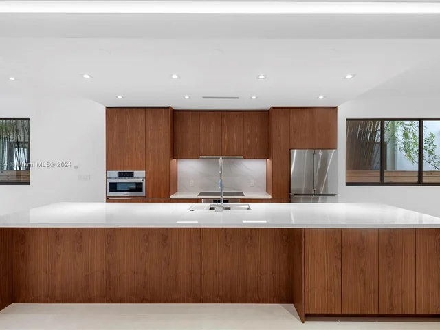 2980 Coconut Ave, Miami FL 33133