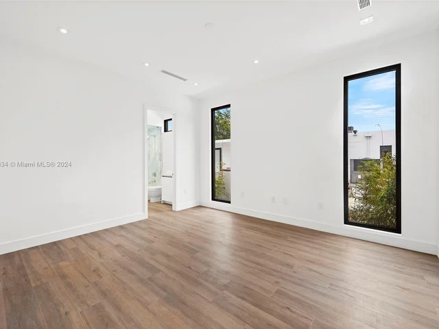 2980 Coconut Ave, Miami FL 33133