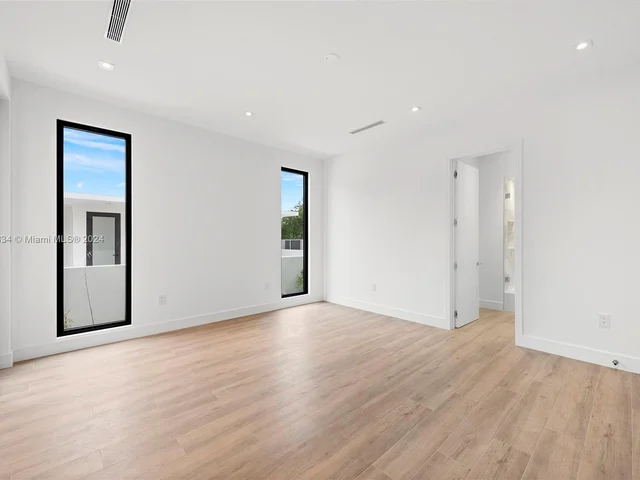 2980 Coconut Ave, Miami FL 33133