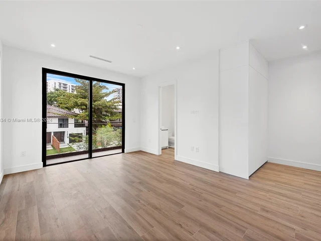 2980 Coconut Ave, Miami FL 33133