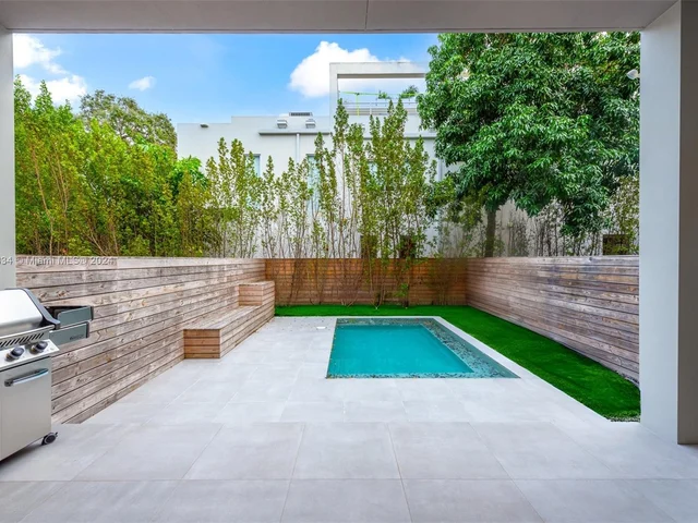 2980 Coconut Ave, Miami FL 33133