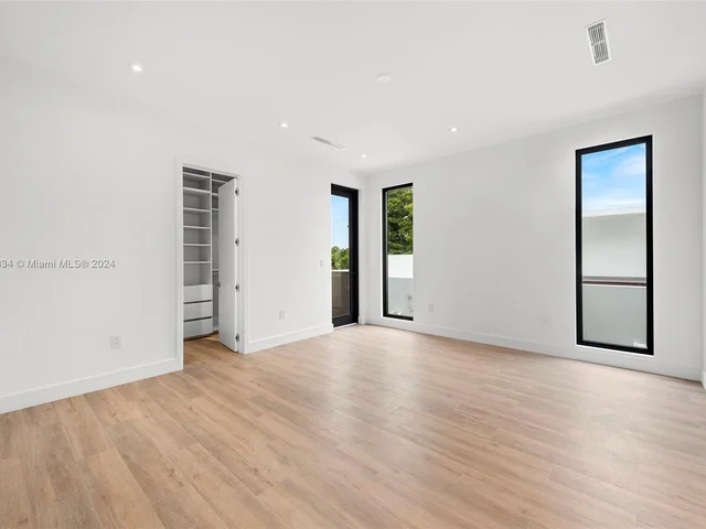 2980 Coconut Ave, Miami FL 33133