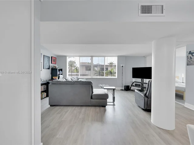 524 Orton Ave # 303, Fort Lauderdale FL 33304