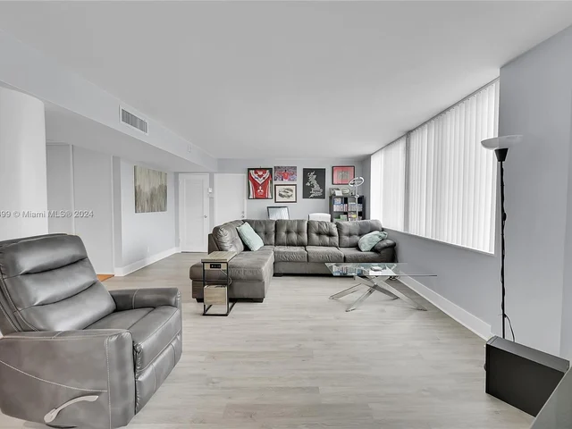 524 Orton Ave # 303, Fort Lauderdale FL 33304