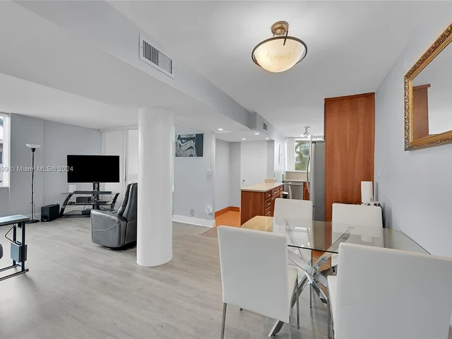 524 Orton Ave # 303, Fort Lauderdale FL 33304