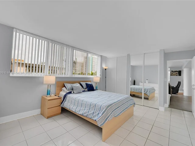 524 Orton Ave # 303, Fort Lauderdale FL 33304