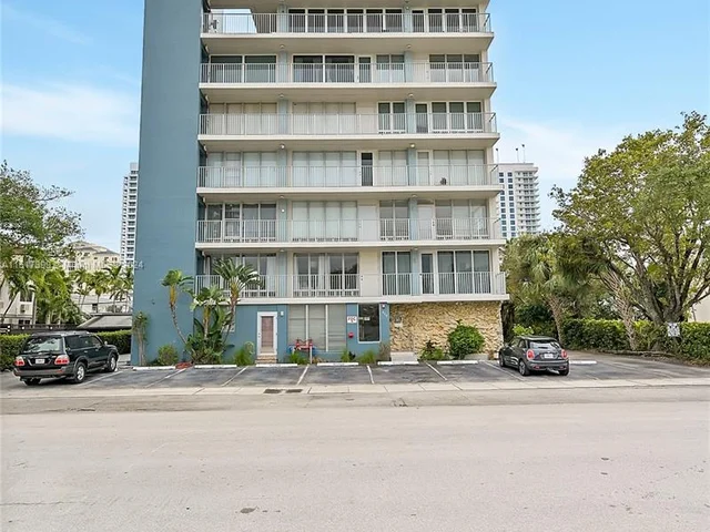 524 Orton Ave # 303, Fort Lauderdale FL 33304