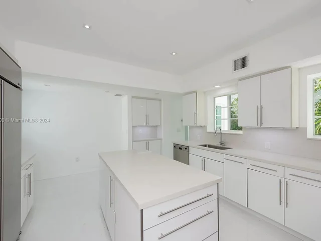 1431 W 22 ST, Miami Beach FL 33140