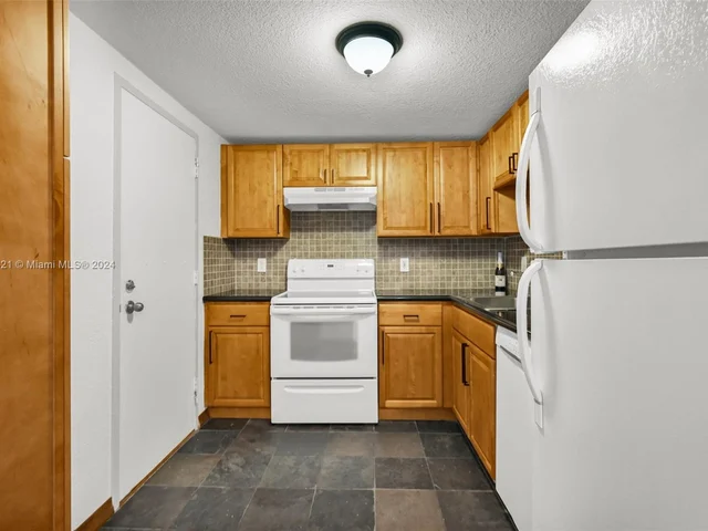 800 West Ave # 530, Miami Beach FL 33139