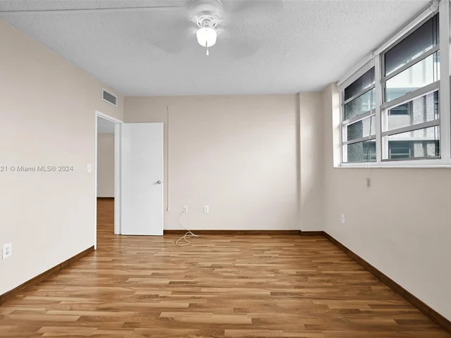 800 West Ave # 530, Miami Beach FL 33139