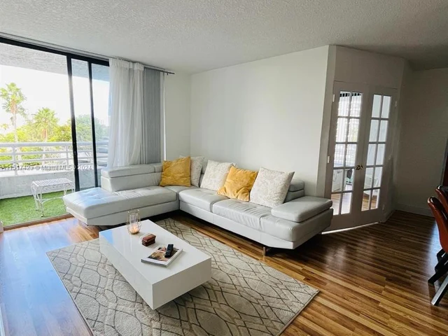 3300 NE 192nd St # 512, Aventura FL 33180