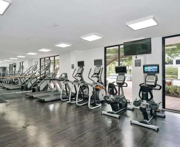 3300 NE 192nd St # 512, Aventura FL 33180