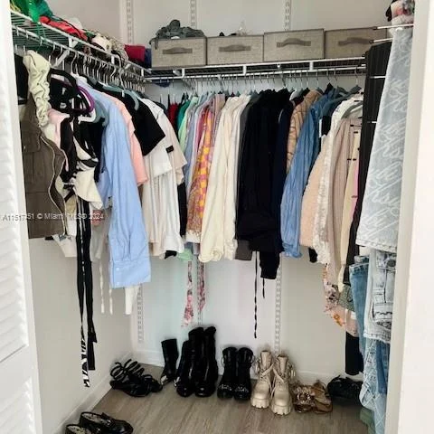 951 Brickell Ave # 3711, Miami FL 33131