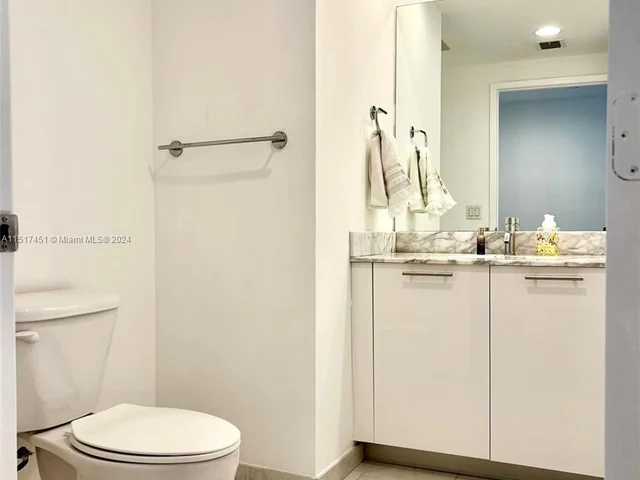 951 Brickell Ave # 3711, Miami FL 33131