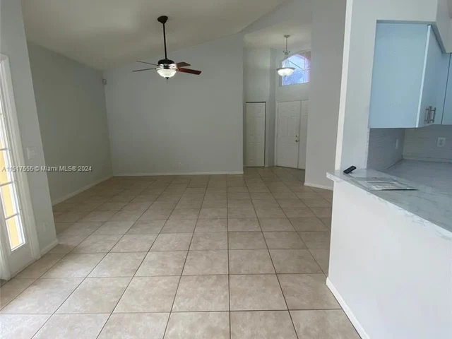 325 Somerset Way, Weston FL 33326