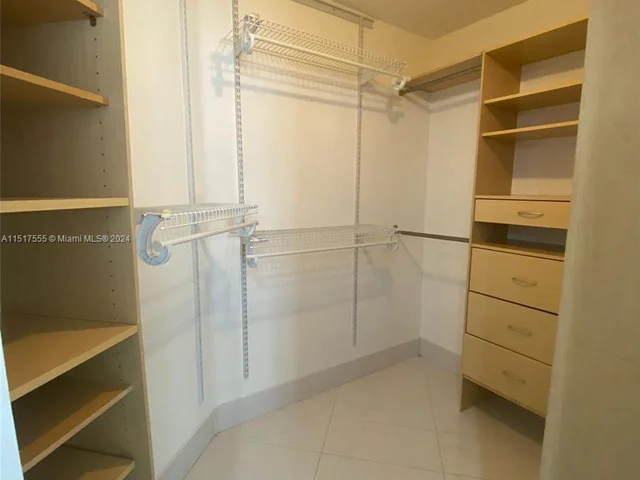 325 Somerset Way, Weston FL 33326