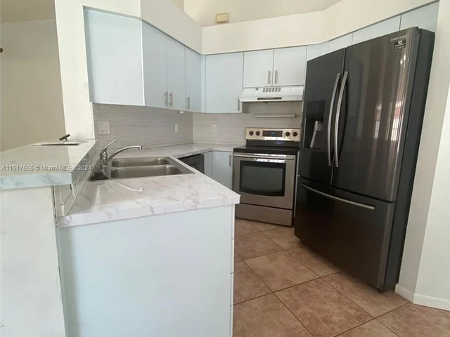 325 Somerset Way, Weston FL 33326