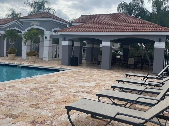 325 Somerset Way, Weston FL 33326