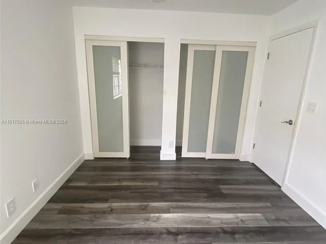 325 Somerset Way, Weston FL 33326