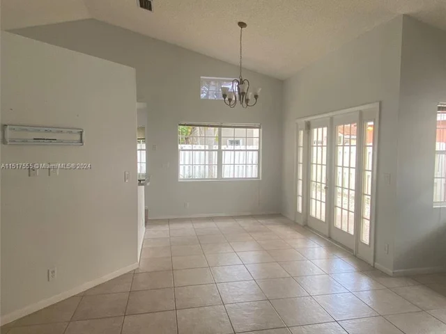 325 Somerset Way, Weston FL 33326
