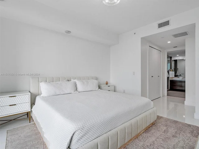 1080 Brickell Ave # 2301, Miami FL 33131