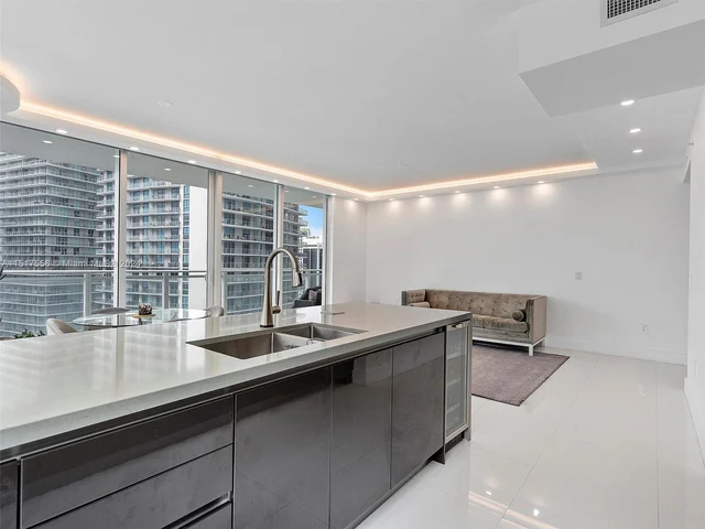 1080 Brickell Ave # 2301, Miami FL 33131