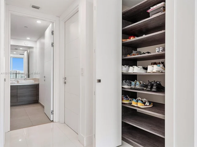 1080 Brickell Ave # 2301, Miami FL 33131